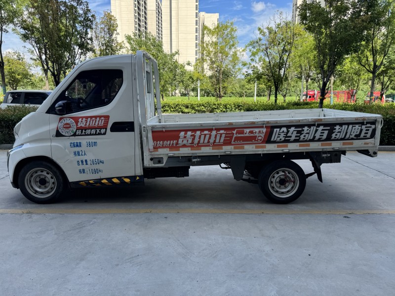 济宁24年飞碟箱货货车5