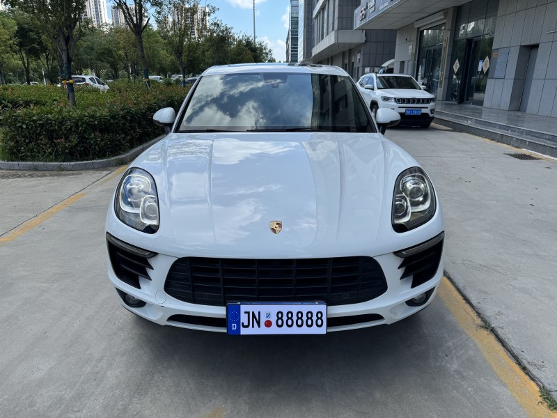 济宁16年保时捷Macan1