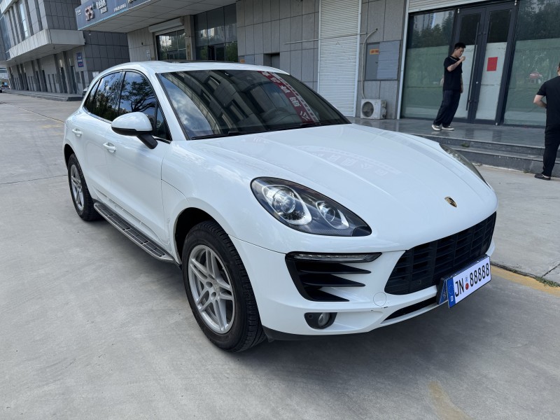 济宁16年保时捷Macan2