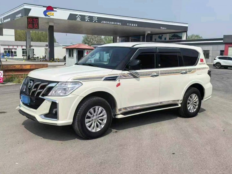 保定19年日产途乐2