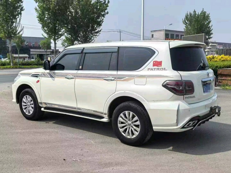 保定19年日产途乐3