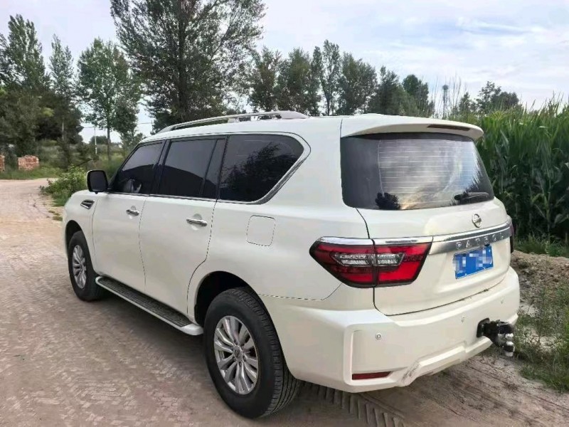 邢台19年日产途乐3