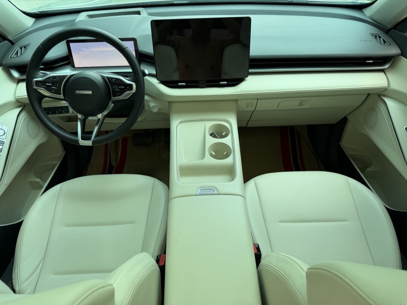 济宁25年哈弗H68