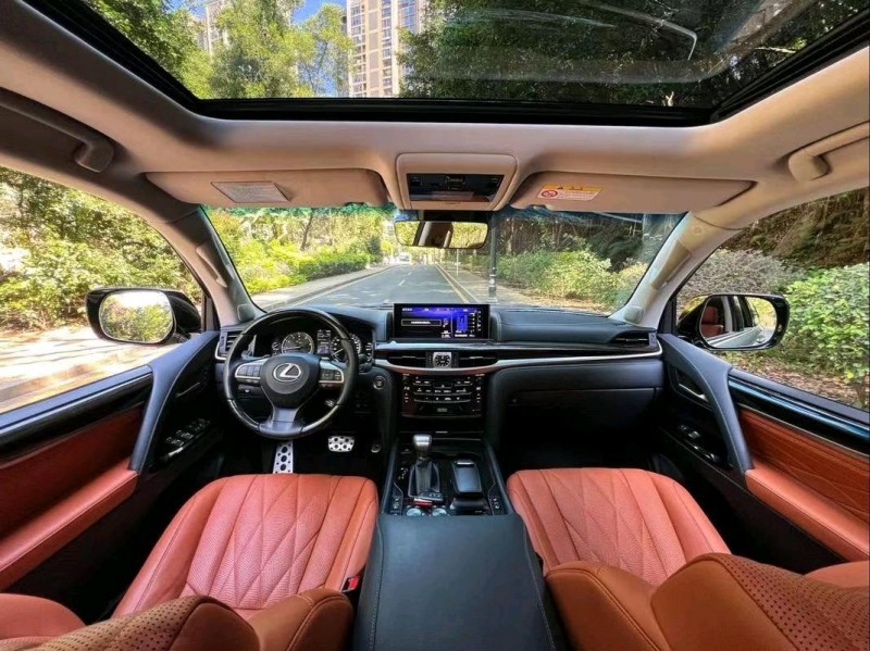 桂林20年雷克萨斯LX5