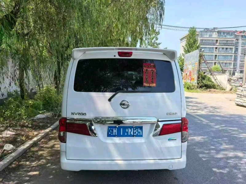 青島18年日產NV2003