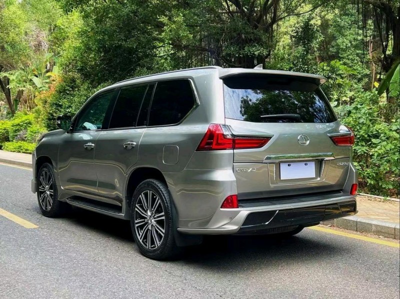 桂林20年雷克萨斯LX8