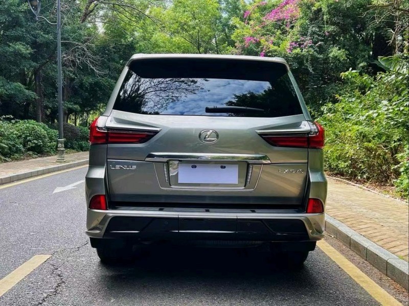 桂林20年雷克萨斯LX9