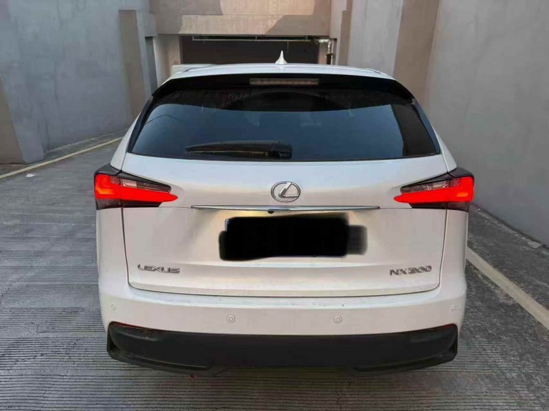 常州16年雷克萨斯NX8