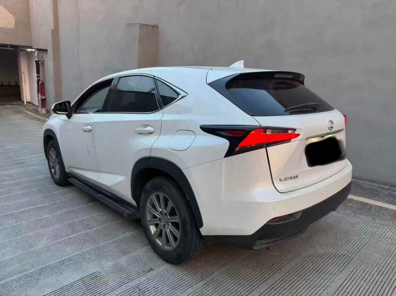 常州16年雷克萨斯NX9
