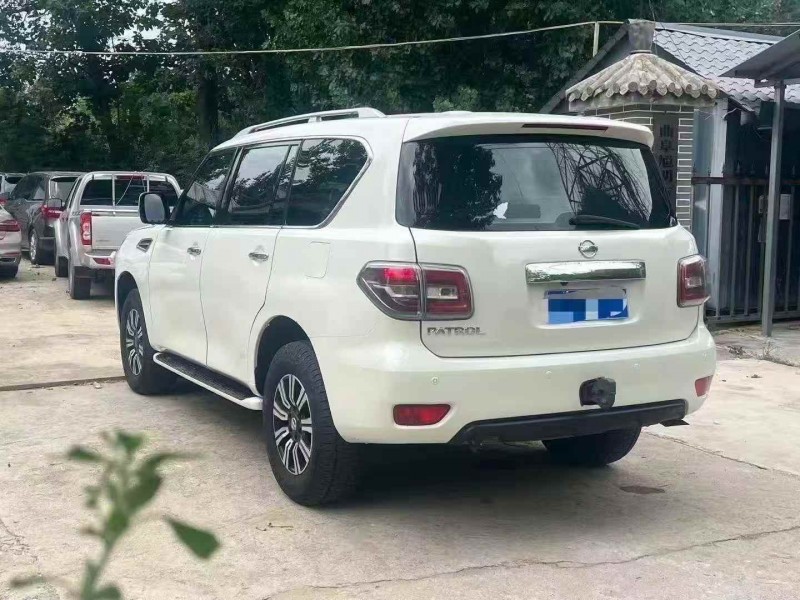 东营20年日产途乐7