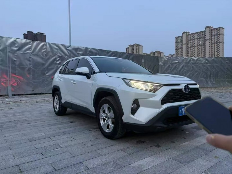 苏州23年丰田RAV4荣放3