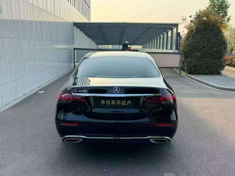 青島22年奔馳E9