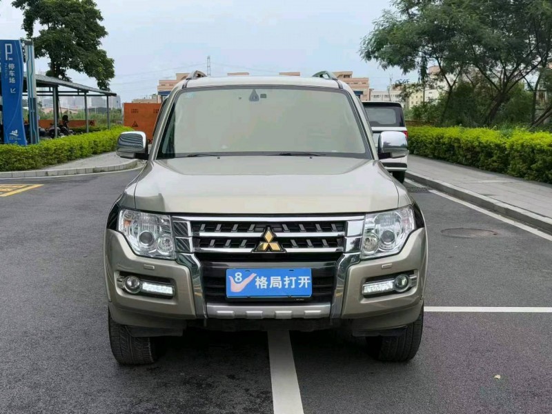 广州17年三菱帕杰罗1