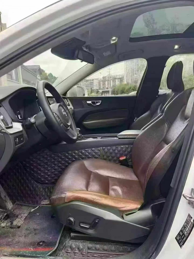 重庆18年沃尔沃XC605