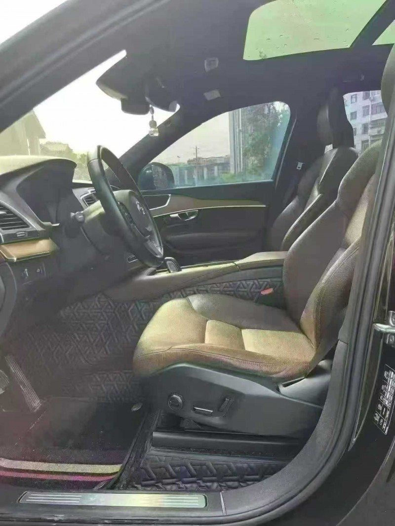 重庆20年沃尔沃XC904
