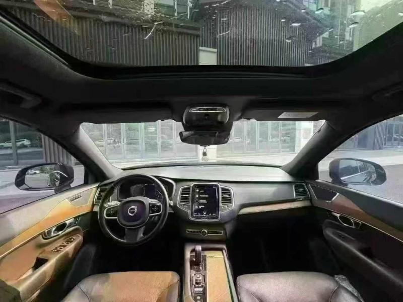 重庆20年沃尔沃XC905