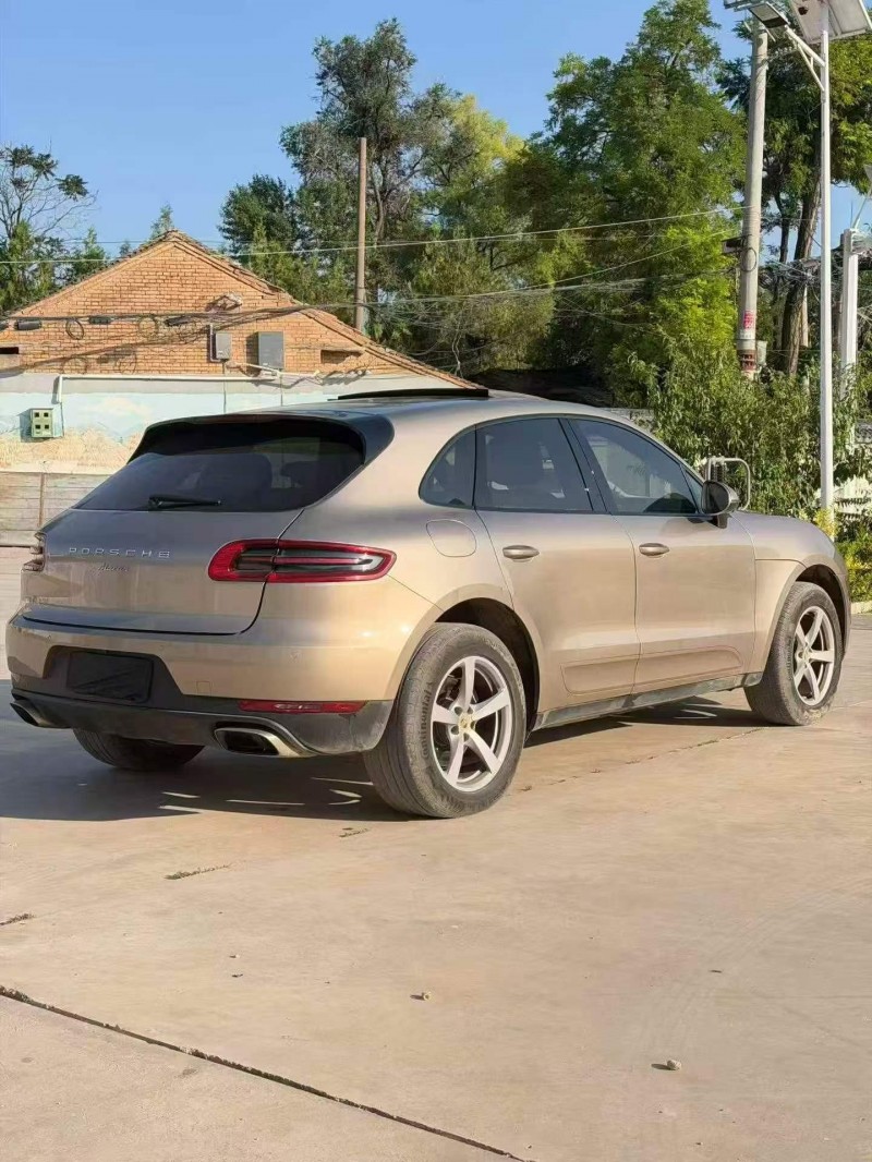 天水16年保时捷Macan7