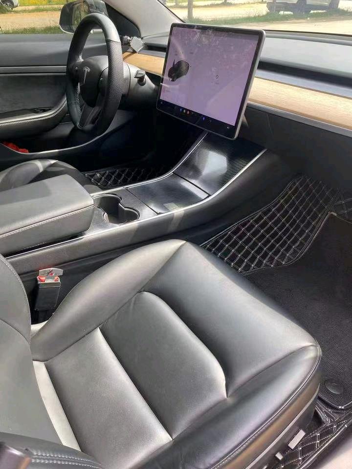 日照21年特斯拉MODEL 39
