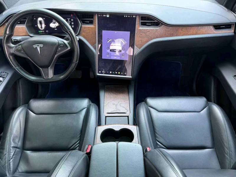 济宁19年特斯拉MODEL X7