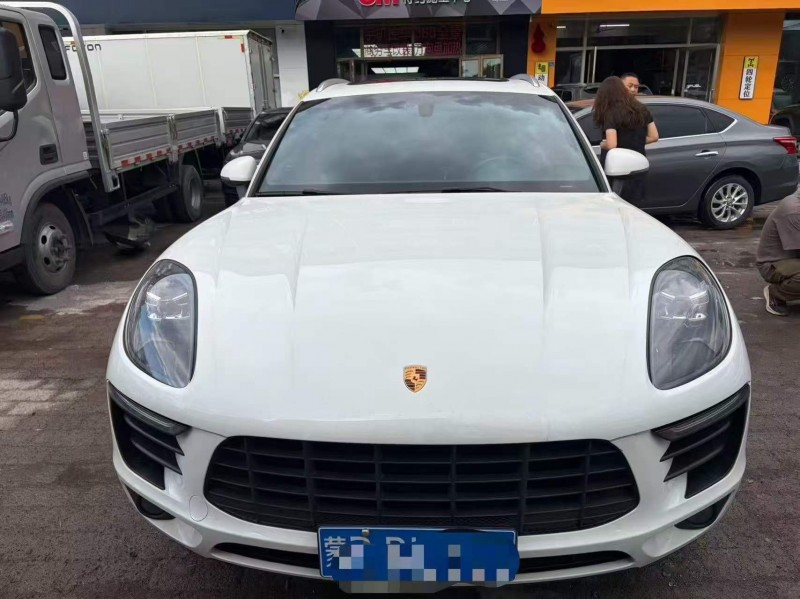 赤峰16年保时捷Macan1