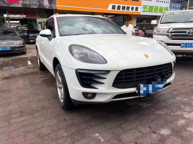 赤峰16年保时捷Macan2