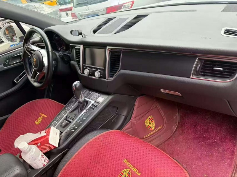 赤峰16年保时捷Macan5