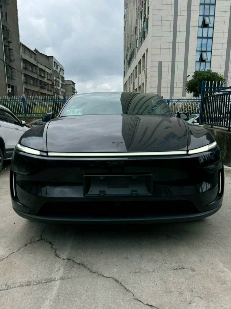 襄阳26年特斯拉MODEL Y1