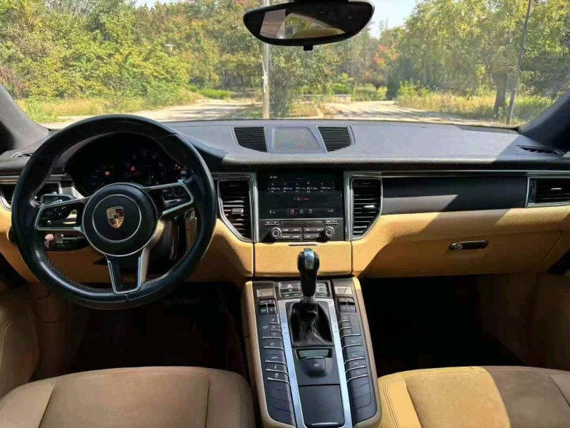 潍坊17年保时捷Macan4