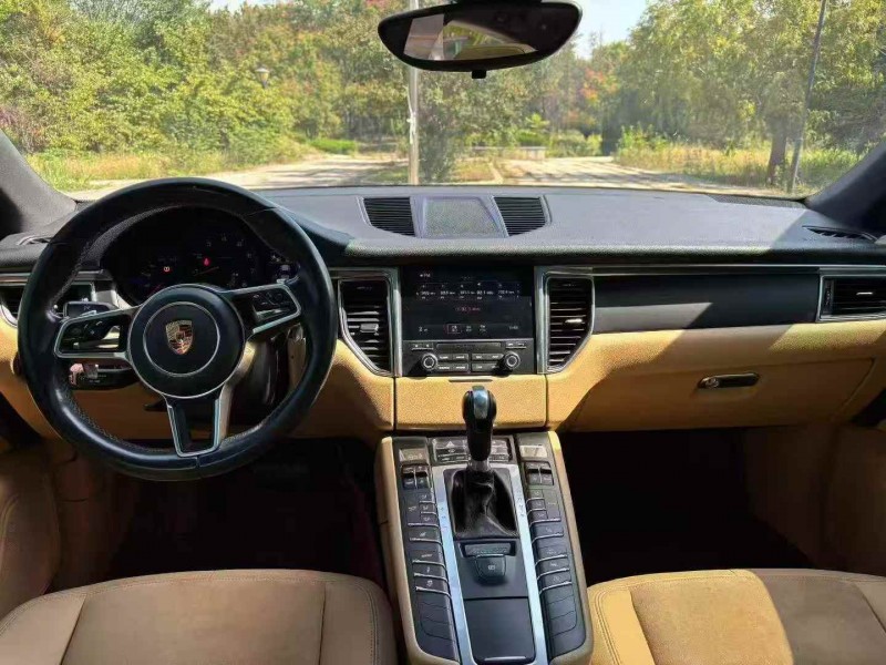 济宁17年保时捷Macan5