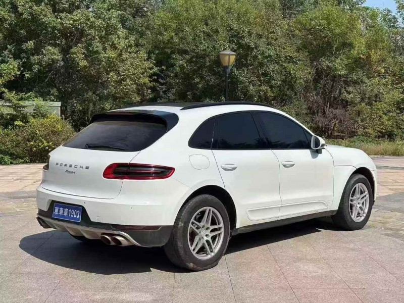 济宁17年保时捷Macan9