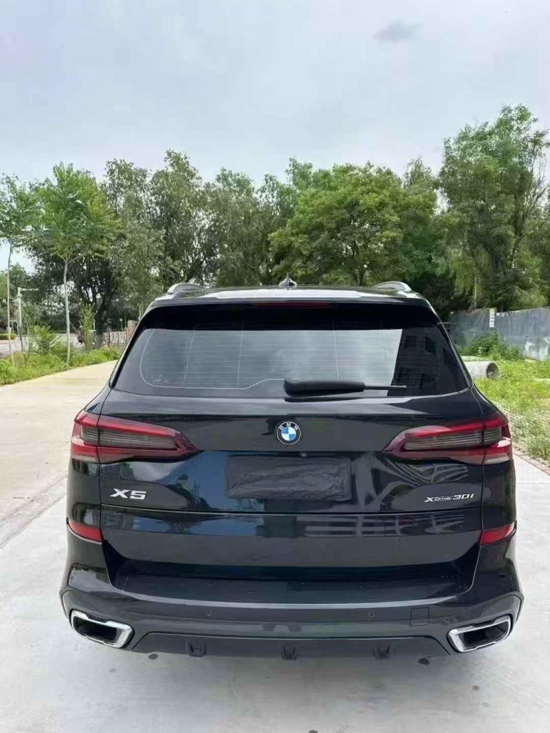 济宁22年宝马X59