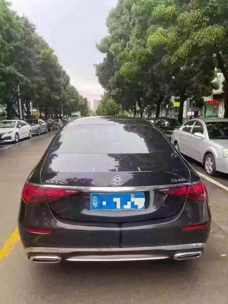 邵阳22年奔驰迈巴赫S级4