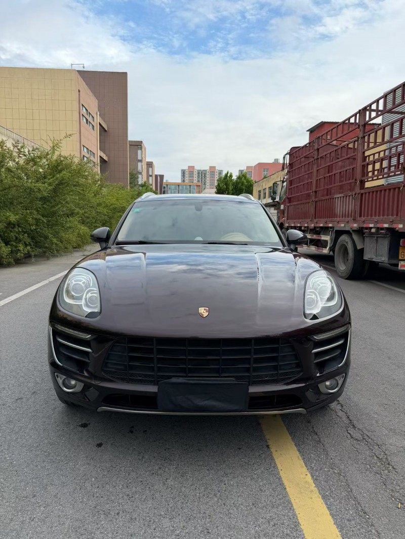 宿迁15年保时捷Macan1