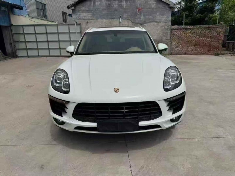 济宁15年保时捷Macan1