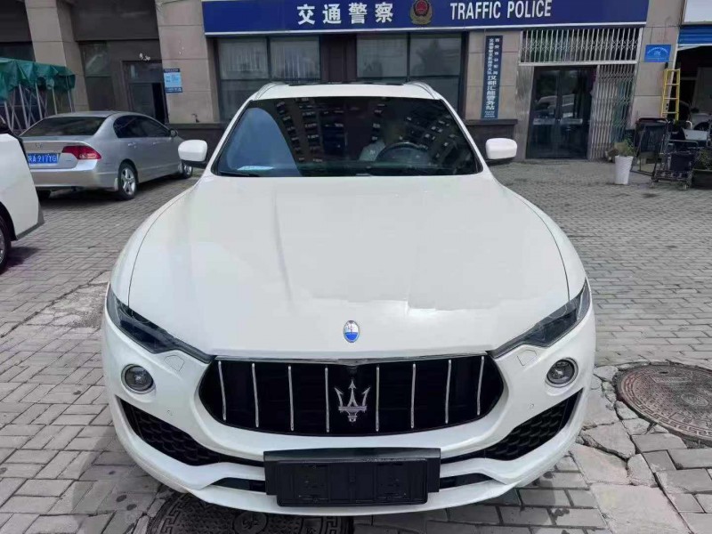 延安19年玛莎拉蒂Levante1
