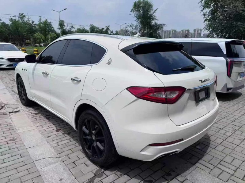 延安19年玛莎拉蒂Levante9
