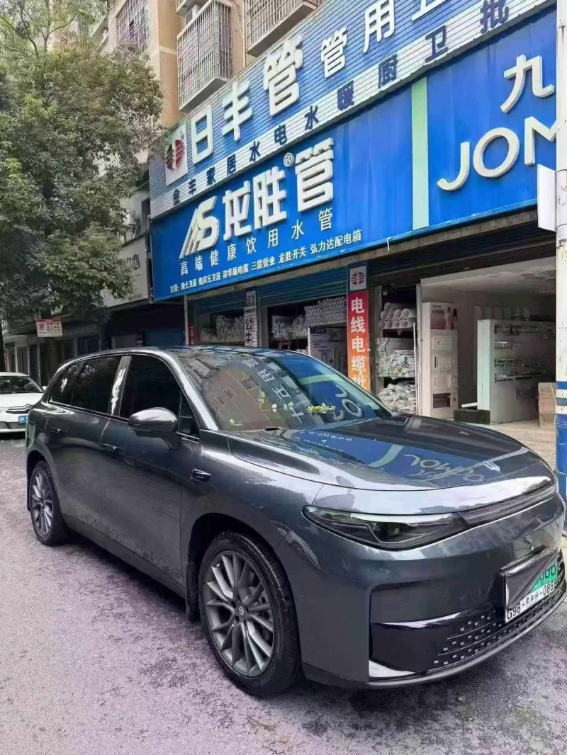 衡阳25年零跑汽车C102