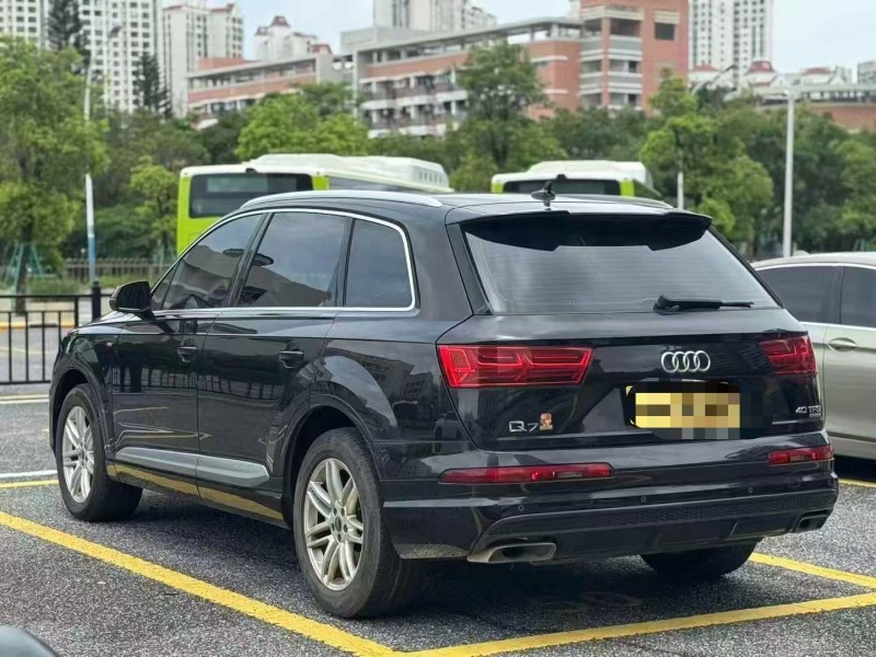 广州16年奥迪Q77