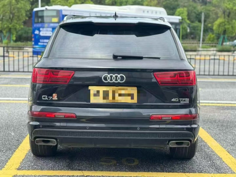 广州16年奥迪Q79