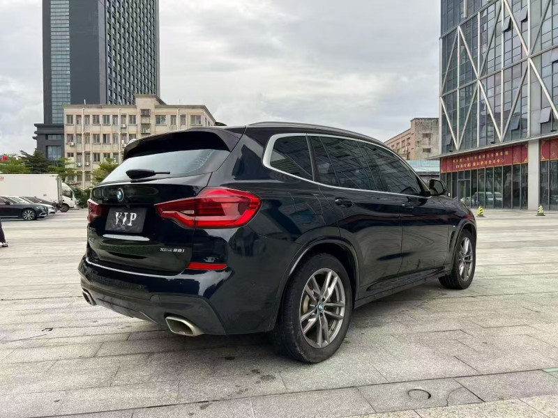 广州21年宝马X38