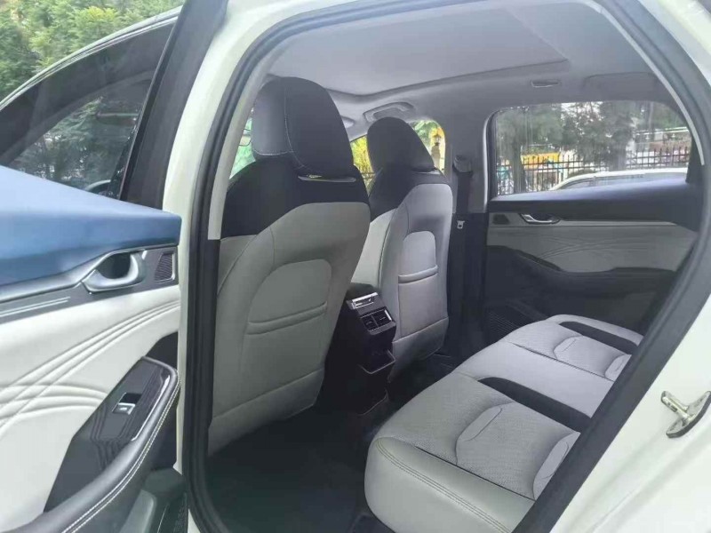 黔西南23年吉利星瑞4