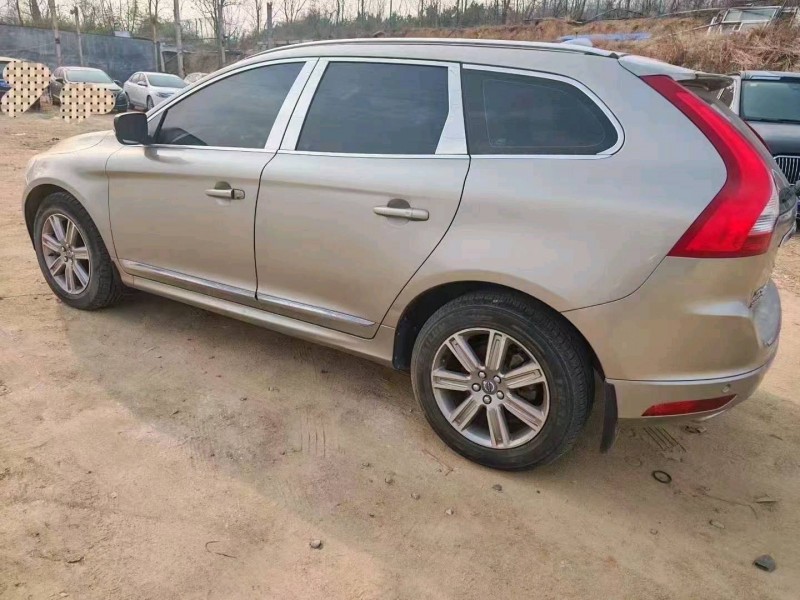 青岛16年沃尔沃XC608