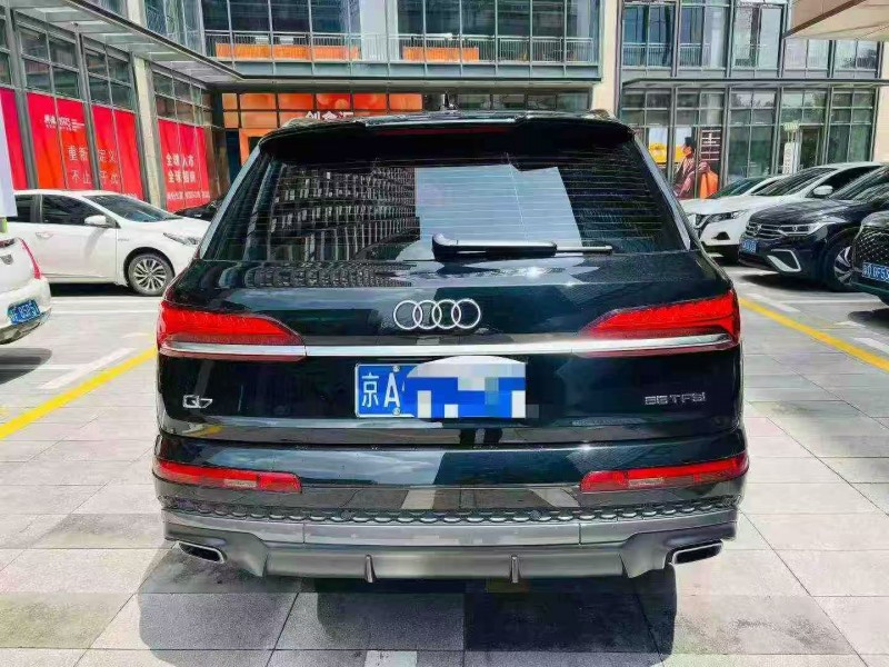 深圳25年奥迪Q79