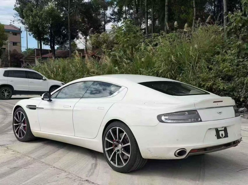 岳陽18年阿斯頓·馬丁V12 Vantage8