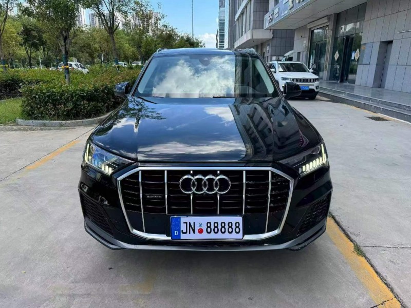 济宁21年奥迪Q71