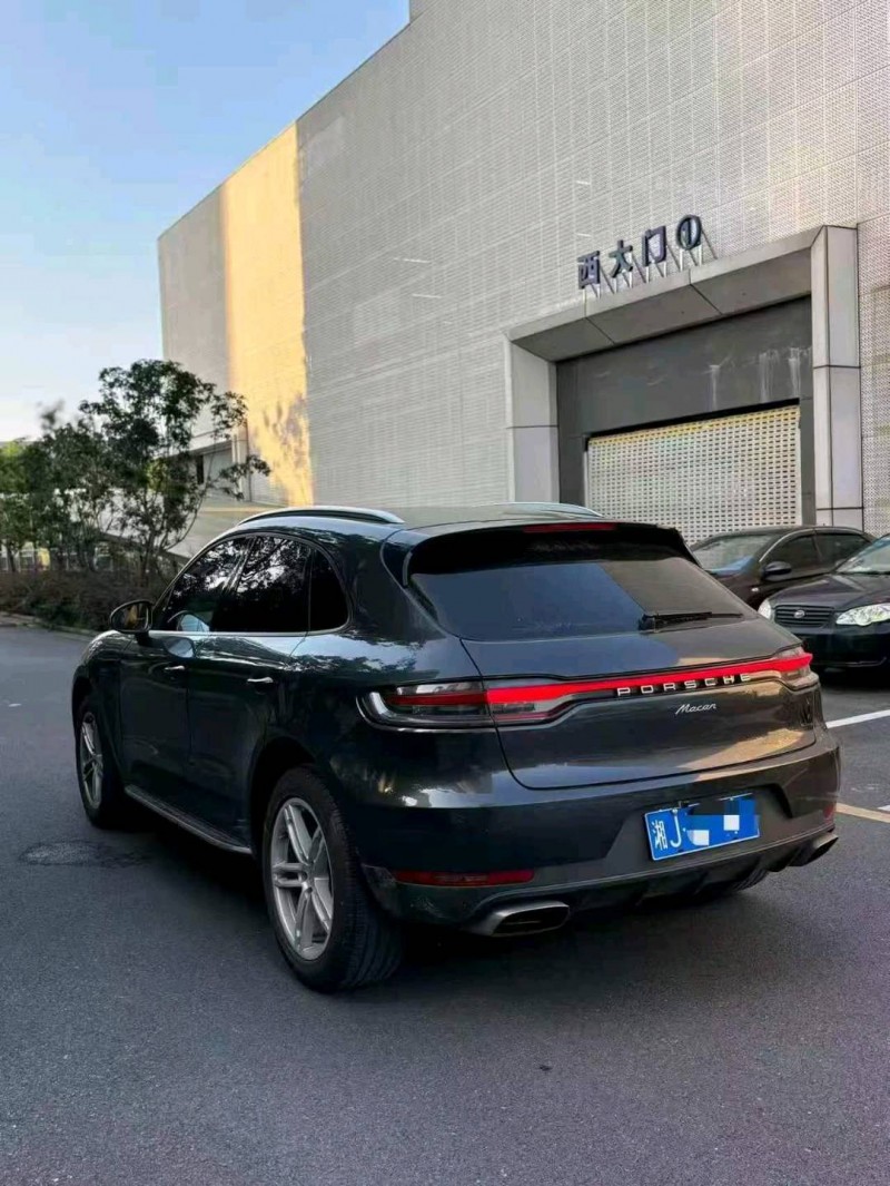 岳阳19年保时捷Macan8