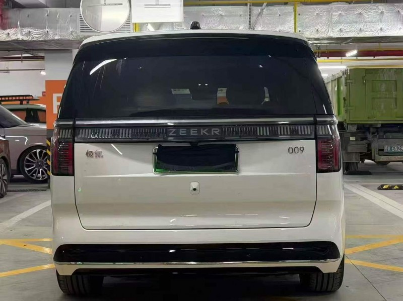 宜昌23年极氪汽车0099