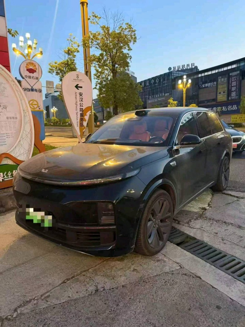 重庆25年理想L83