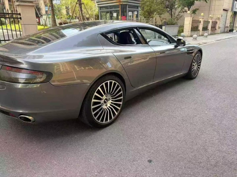 赣州14年阿斯顿·马丁Rapide5