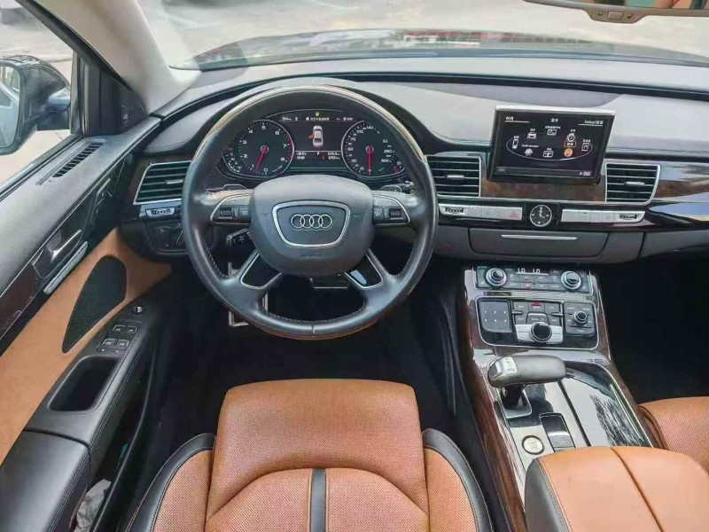 新乡18年奥迪A8L4